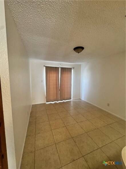 Building Photo - 213 Versailles St