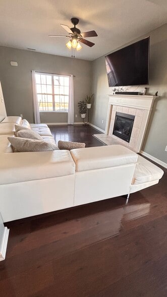 Building Photo - 6185 Prairiefire Ave