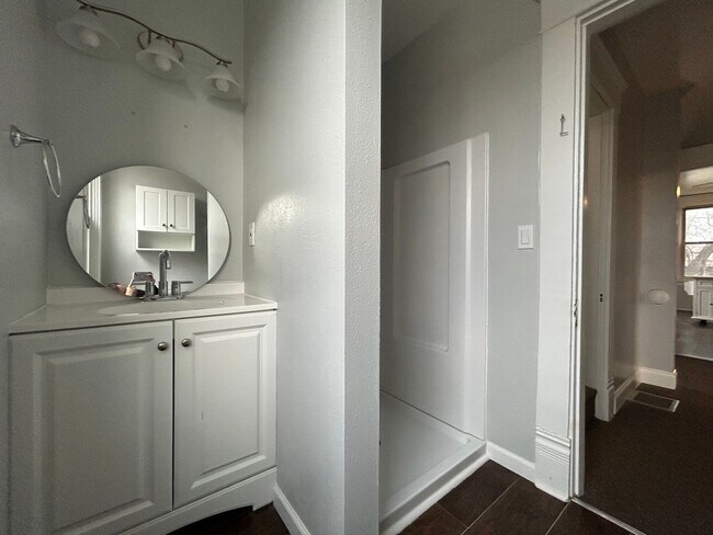 Building Photo - Cozy Duplex in Cheviot