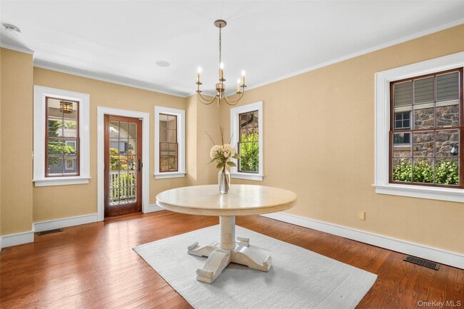 Building Photo - 6 Summit Ave