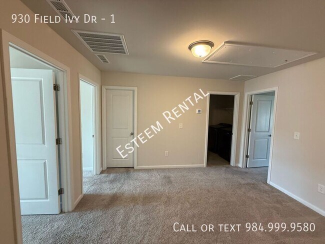 Building Photo - 930 Field Ivy Dr