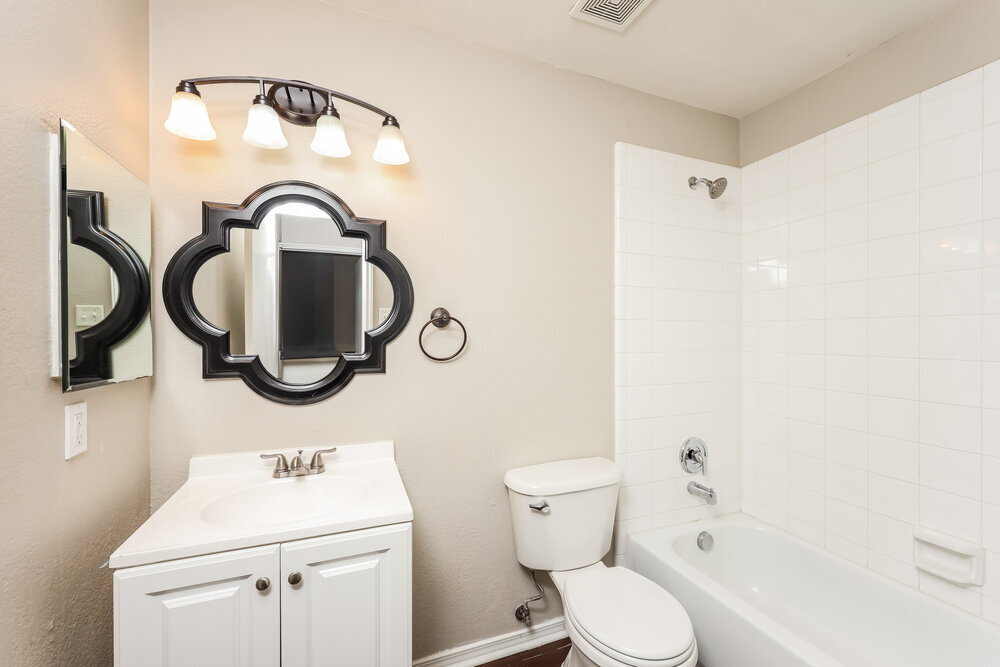 Building Photo - 2014 Gardenia Dr