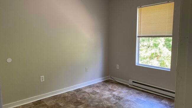 Building Photo - 2107 Staunton Ave NW