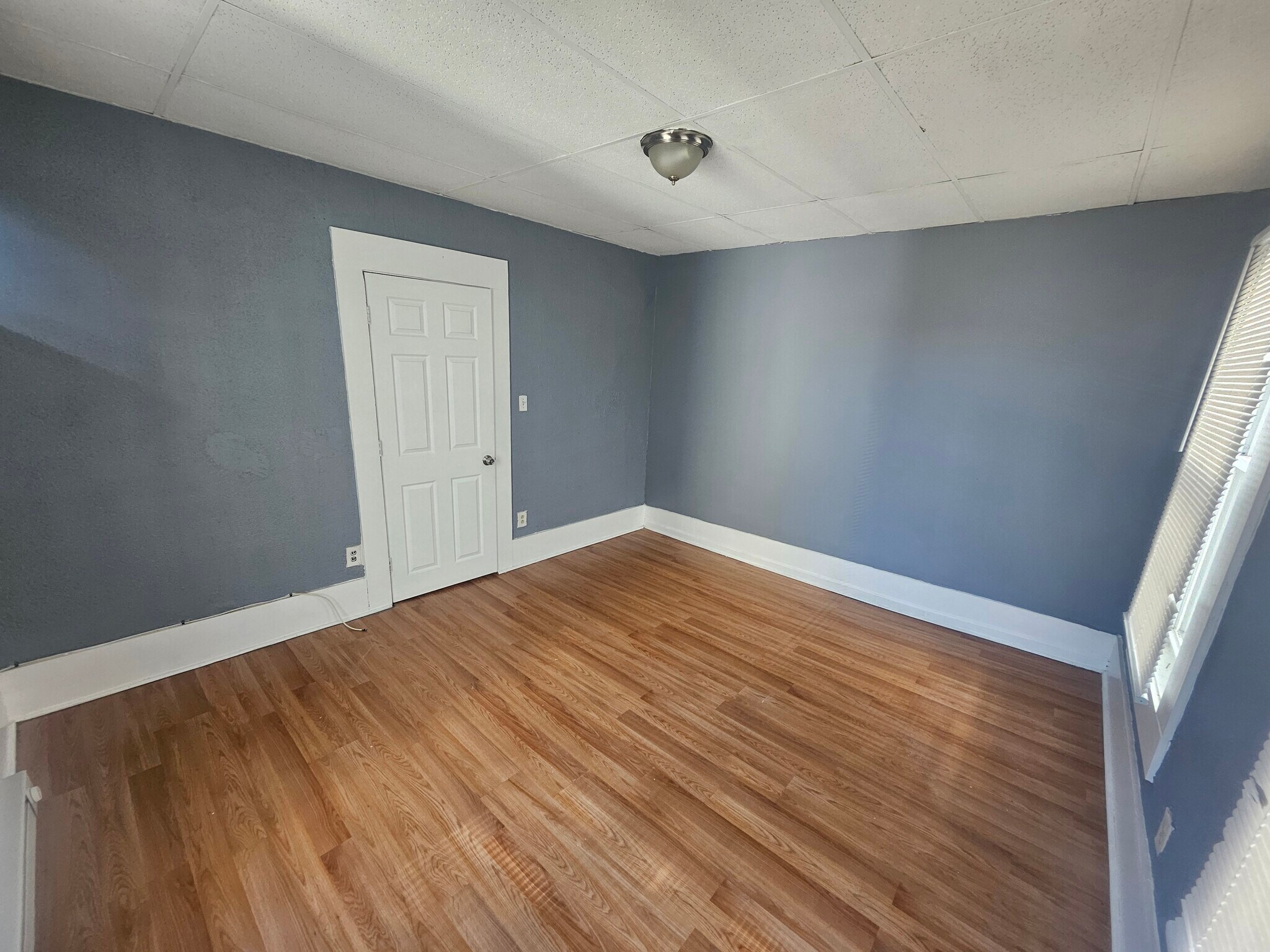 Building Photo - 287 Lake Ave