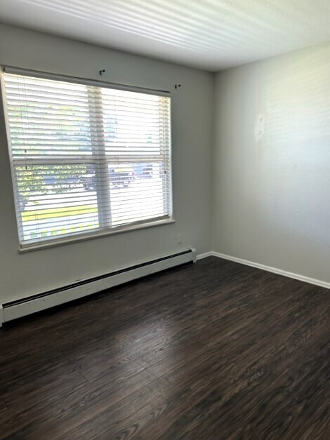 Building Photo - 425 Gold Rush Dr
