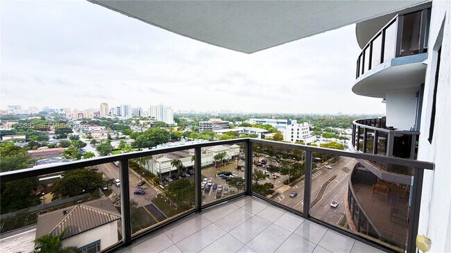 Building Photo - 2301 SW 27th Ave