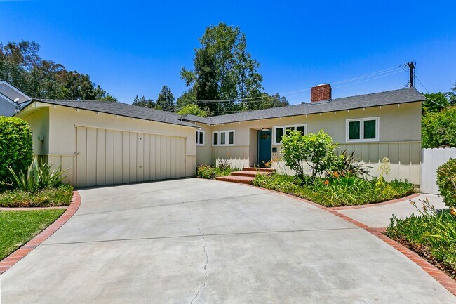Building Photo - Now Available | Beautiful 3-Bedroom Home in Prime Pasadena