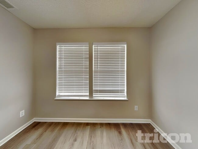 Building Photo - 149 Fox Grove Cir