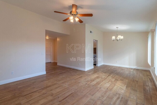 Building Photo - 2414 Shropshire Dr