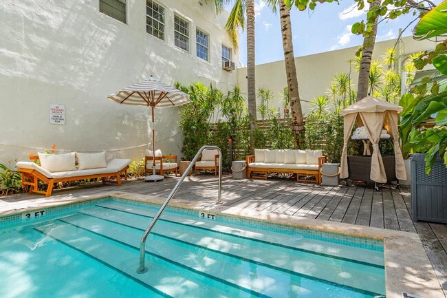 Building Photo - 1701 Alton Rd