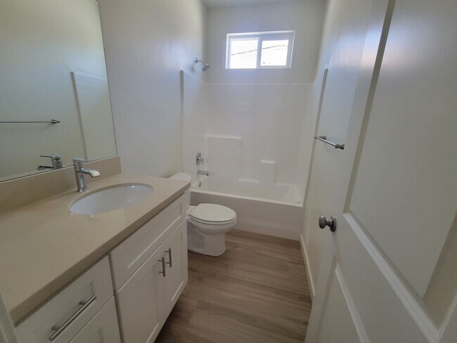 Building Photo - 8414 Grandy St