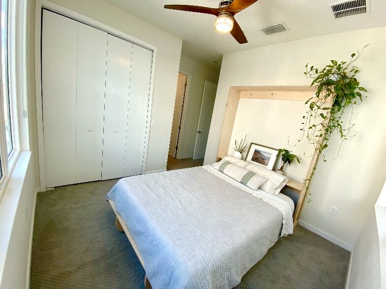 Building Photo - 751 Calla Ter N