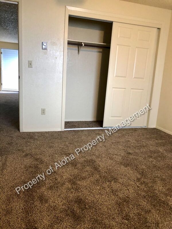 Building Photo - 10488 W Seneca Dr