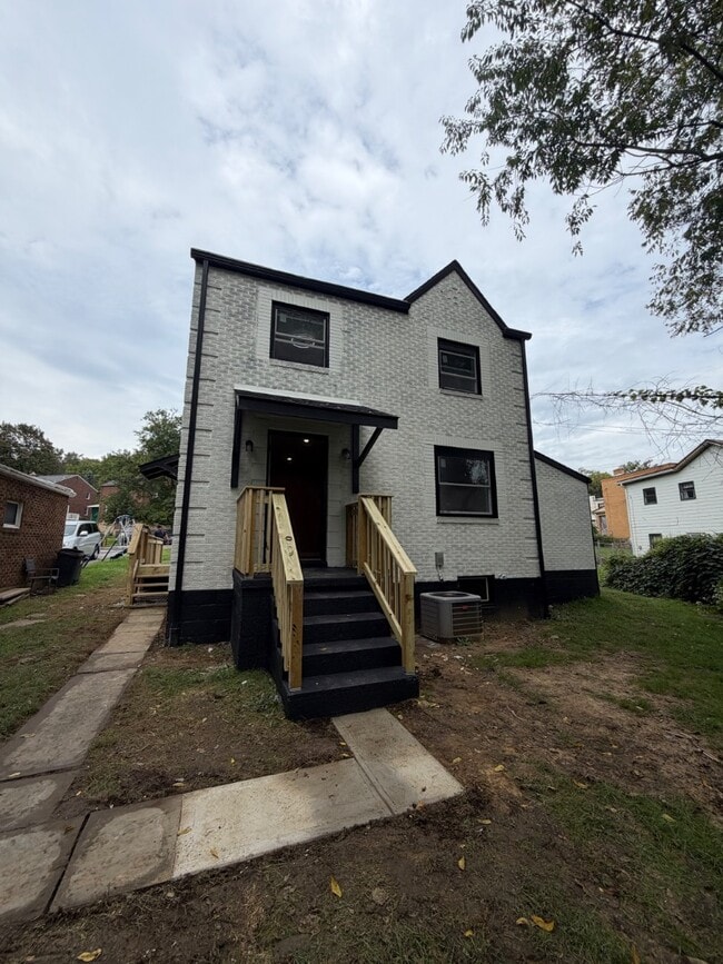 Building Photo - 8354 Ohio River Blvd