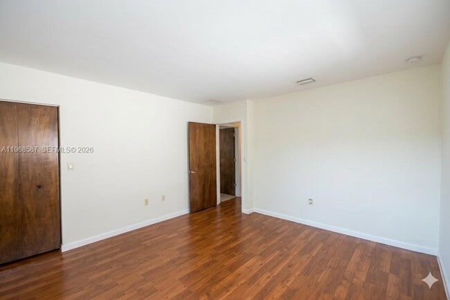 Building Photo - 2780 SW 33rd Ave