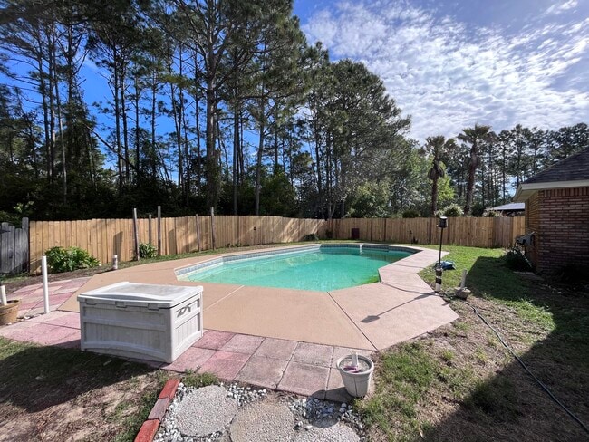 Building Photo - 540 E Timberlake Dr