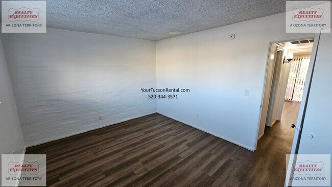 Building Photo - Fort Lowell & Campbell area Condo - 2 Bedrooms & 1.5 Bathrooms