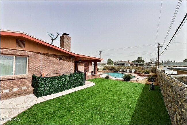 Building Photo - 7830 Basswood Ave