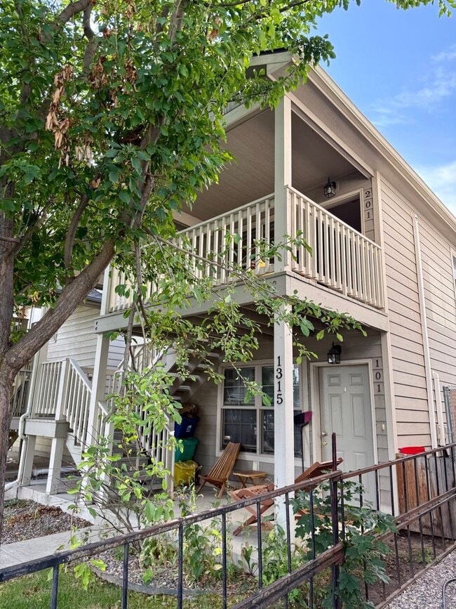 Building Photo - 1315 Montana St