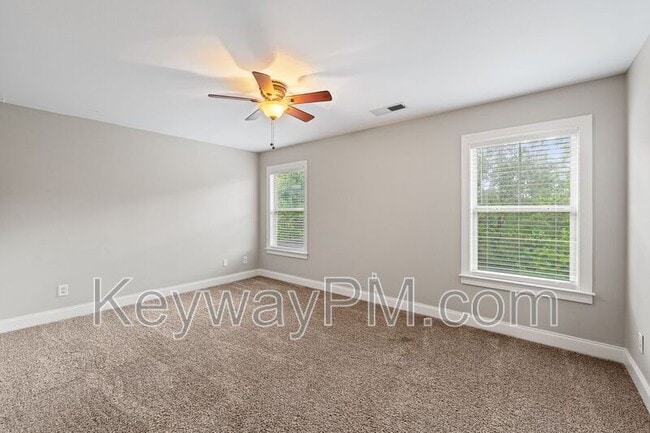 Building Photo - 336 Amersham Way