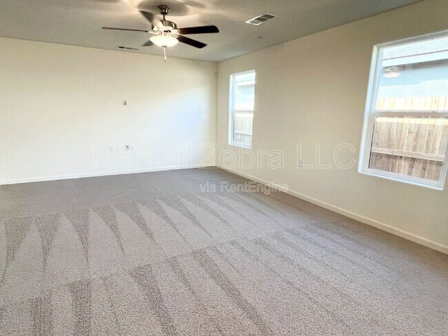 Building Photo - 356 Halisan Ct