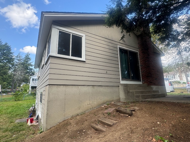 Building Photo - 57 Lawrence St