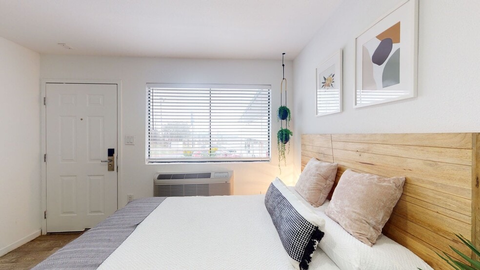 Building Photo - Sohana Apartments