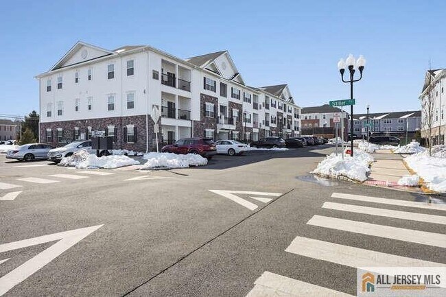 Building Photo - 421 Tavern Rd