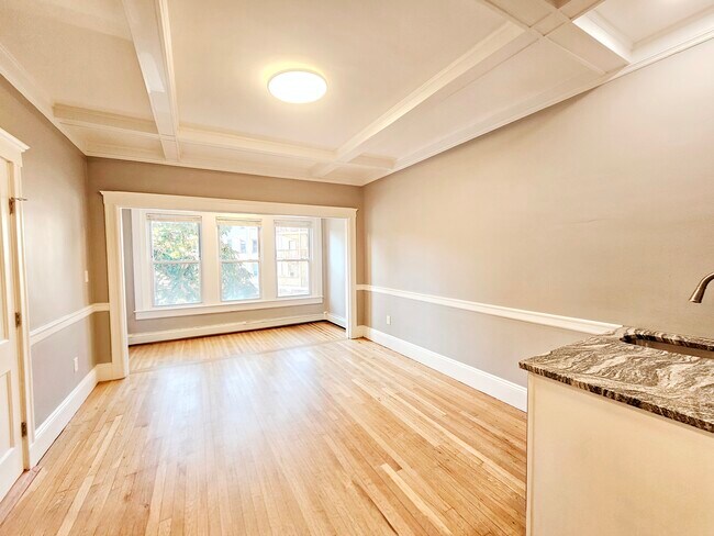 Building Photo - 141 Sutherland Rd