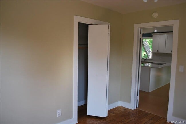 Building Photo - 249 Pine Island Turnpike