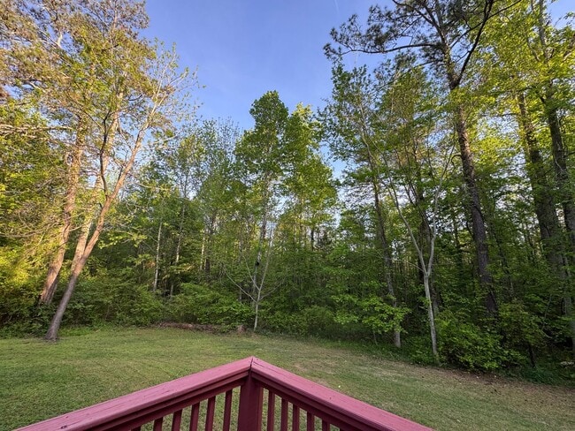 Building Photo - Well Maintained 3 Bedroom 2 Bath on a Private 1 Acre Lot