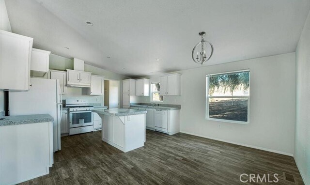 Building Photo - 26201 CA-74