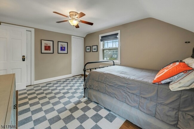 Building Photo - 21 Ridgedale Ave