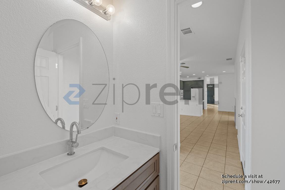 Building Photo - 554 Blue Cypress Way