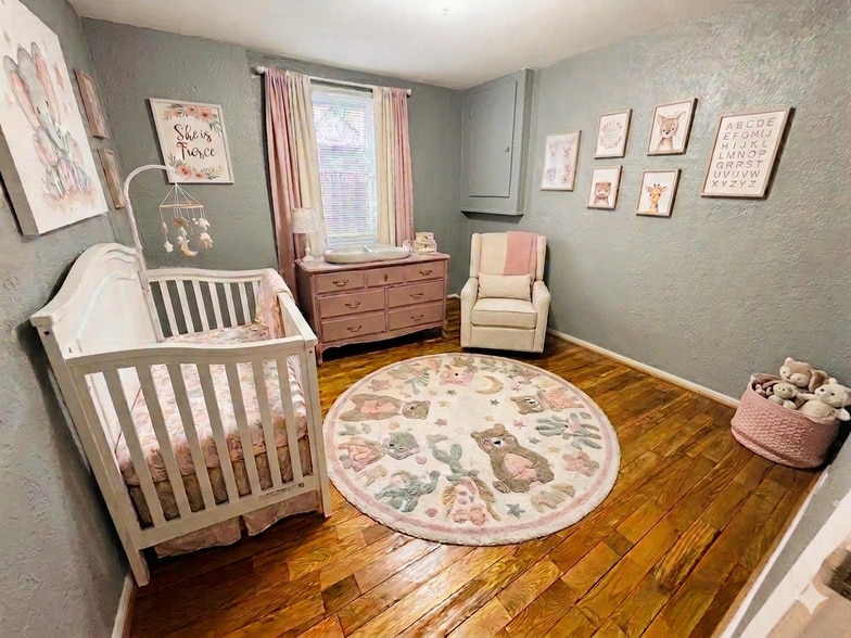 Building Photo - 146 Jersey St