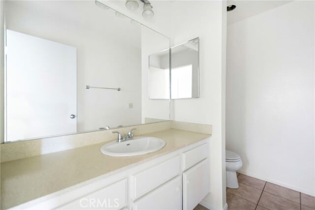 Building Photo - 5540 E Vista Del Este