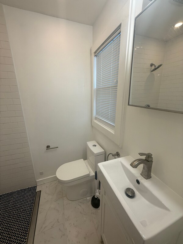 Building Photo - 6 Marlyn Dr