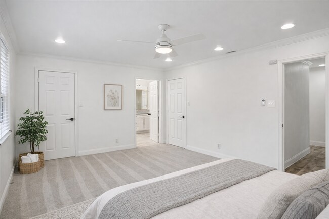 Building Photo - 3855 Crest Cove Cir