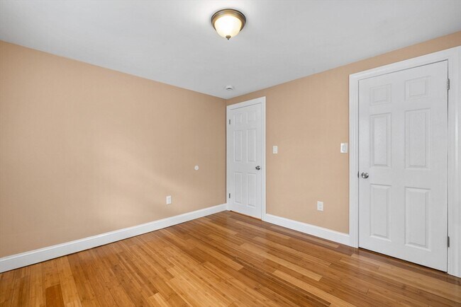 Building Photo - 316 Vane St