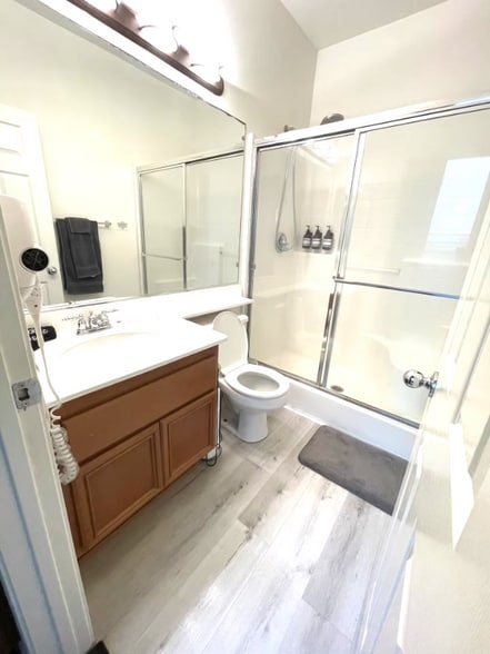 Building Photo - 13166 Monrovia St