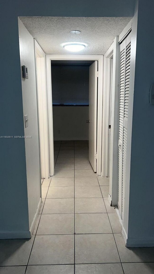 Building Photo - 1880 N Congress Ave