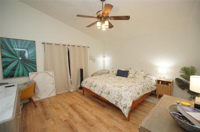 Building Photo - 6921 Jamestown Manor Dr