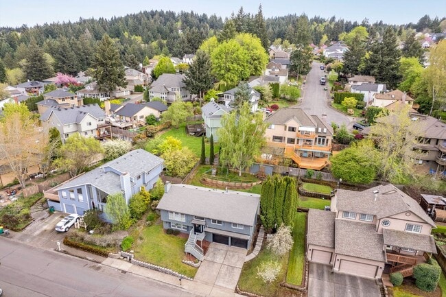 Building Photo - 7393 SW Bayberry Dr
