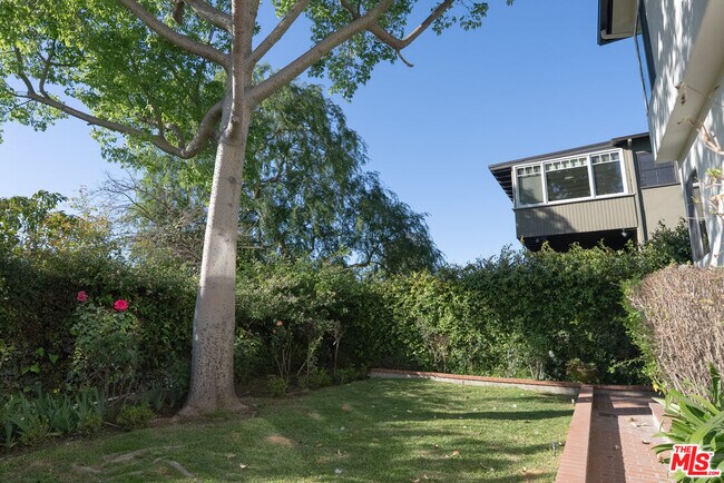 Building Photo - 2401 Meadow Valley Terrace