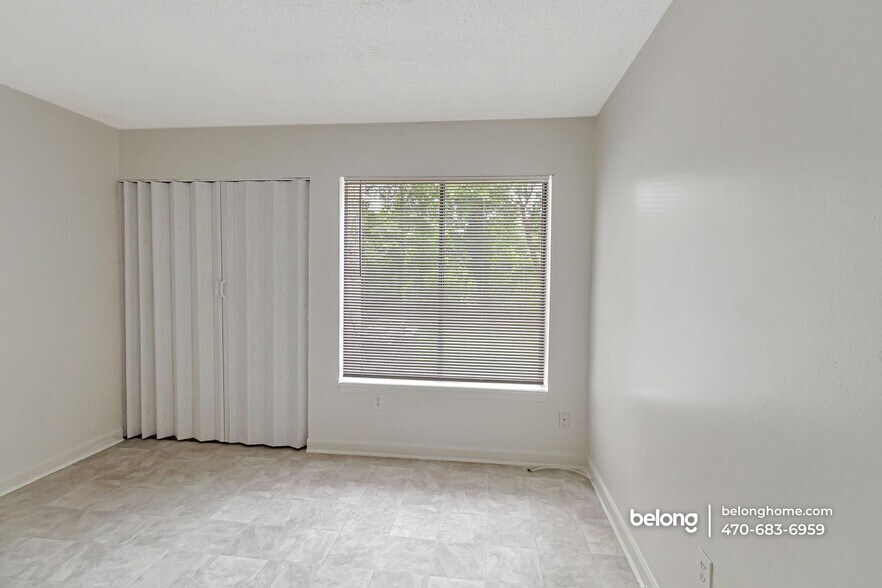 Building Photo - 3575 Oakvale Rd