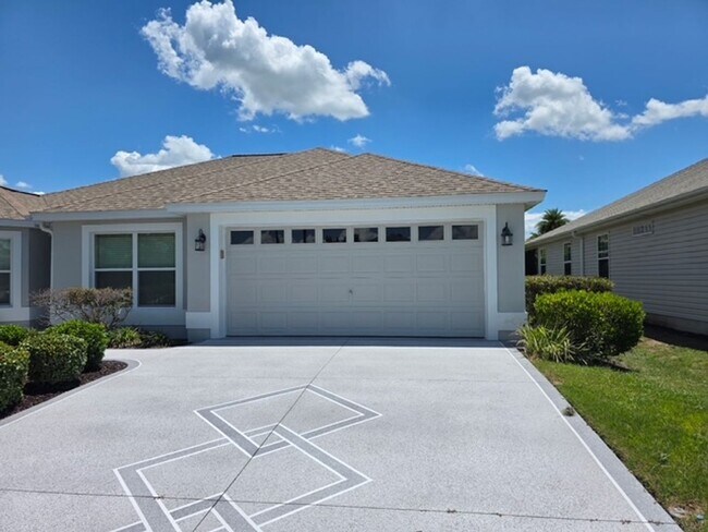 Building Photo - Fully Furnished 3/2 in beautiful Villages Community