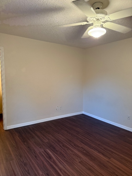 Building Photo - 6530 Lake Pembroke Pl