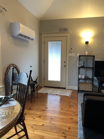 Entry way - 606 E 12th 1/2 St