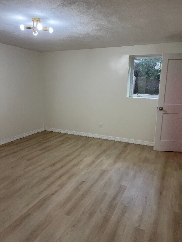 Building Photo - 182 Kittredge St