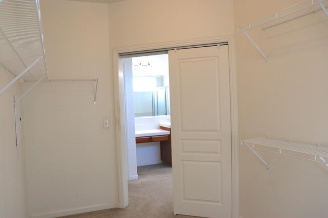 Building Photo - 2346 E Early Ave